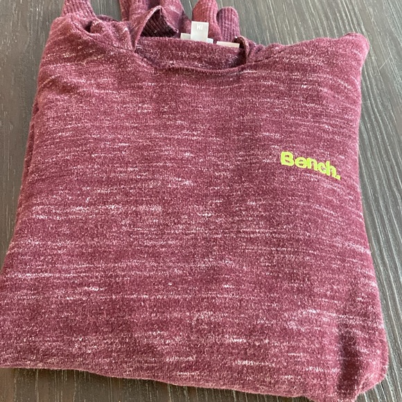 Bench oversized maroon heathered hoodie with kangaroo pockets. Size medium. - Picture 4 of 8